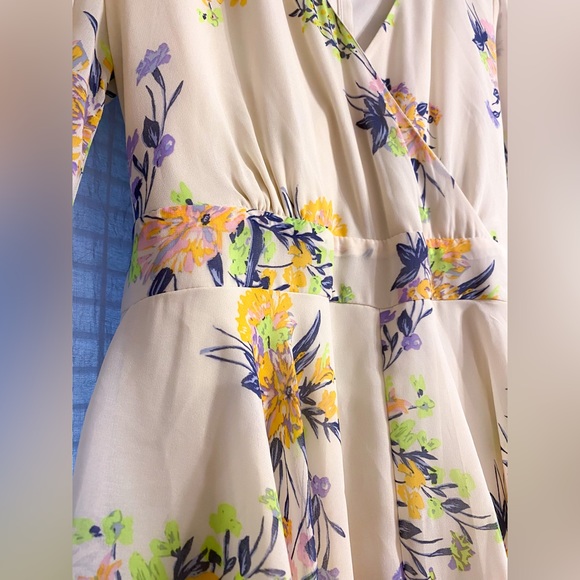 Altar’d State Long Sleeve Romper Size Large - Picture 3 of 5